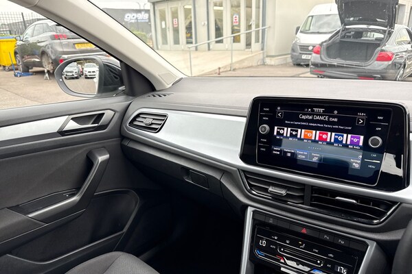 Used Volkswagen T-Roc 2022 for sale - 76143799: Photo 17