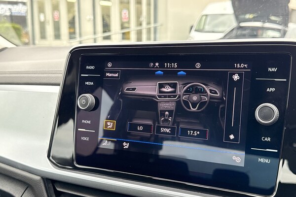 Used Volkswagen T-Roc 2022 for sale - 76143799: Photo 22
