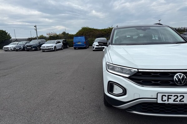 Used Volkswagen T-Roc 2022 for sale - 76143799: Photo 25