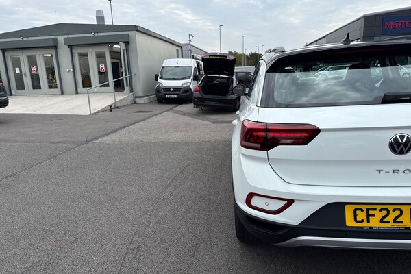 Used Volkswagen T-Roc 2022 for sale - 76143799: Photo 32