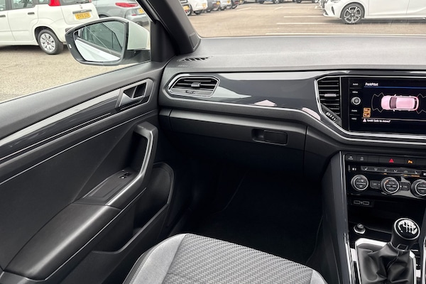 Used Volkswagen T-Roc 2019 for sale - 76268019: Photo 20