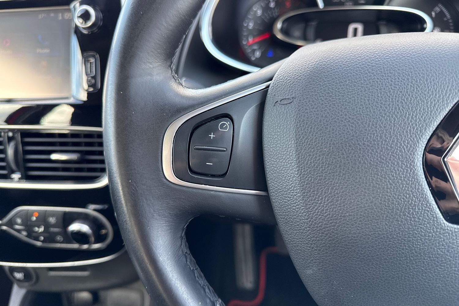 Used Renault Clio 2017 for sale - 77661716: Photo 39