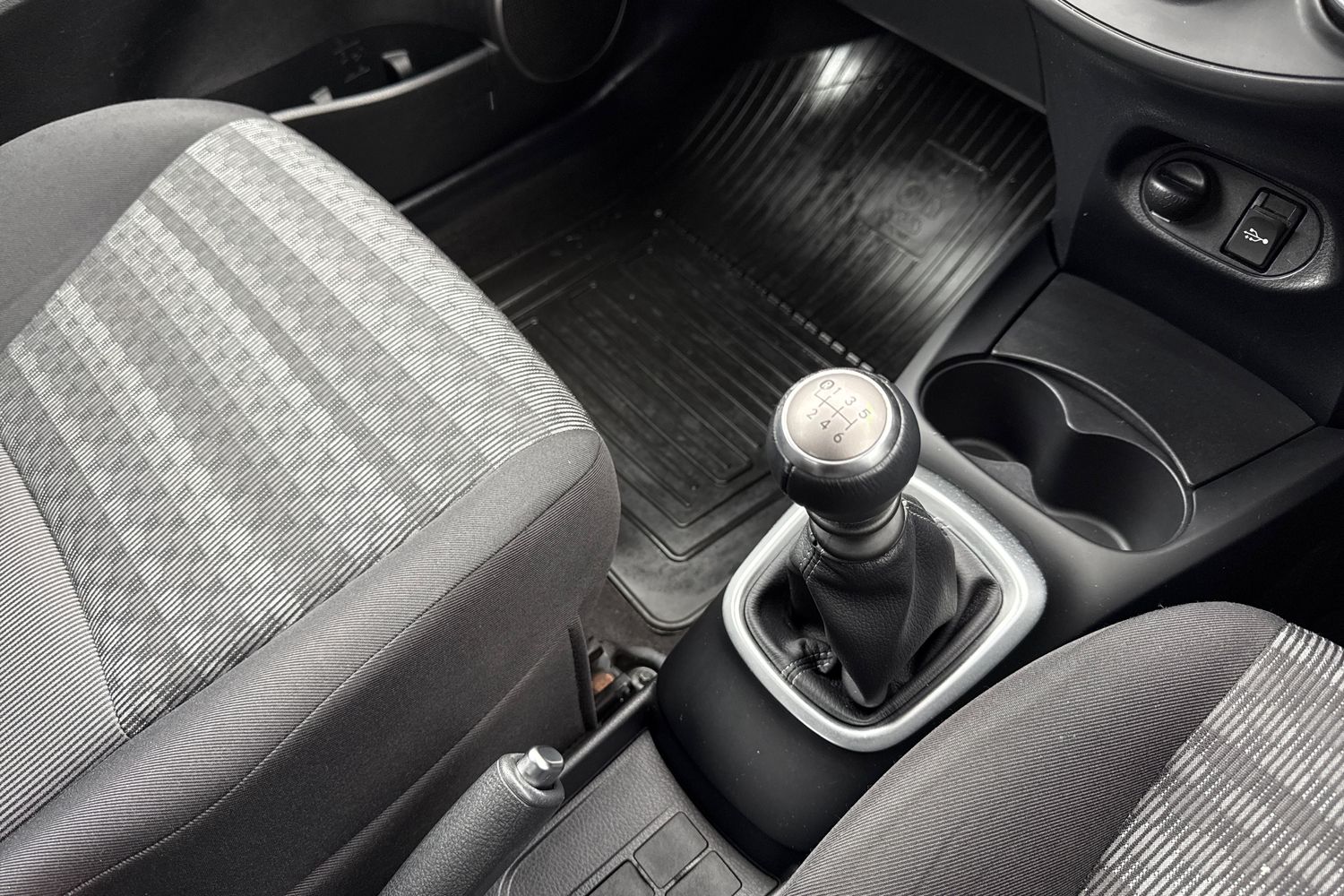 Used Toyota Yaris 2016 for sale - 77553478: Photo 23