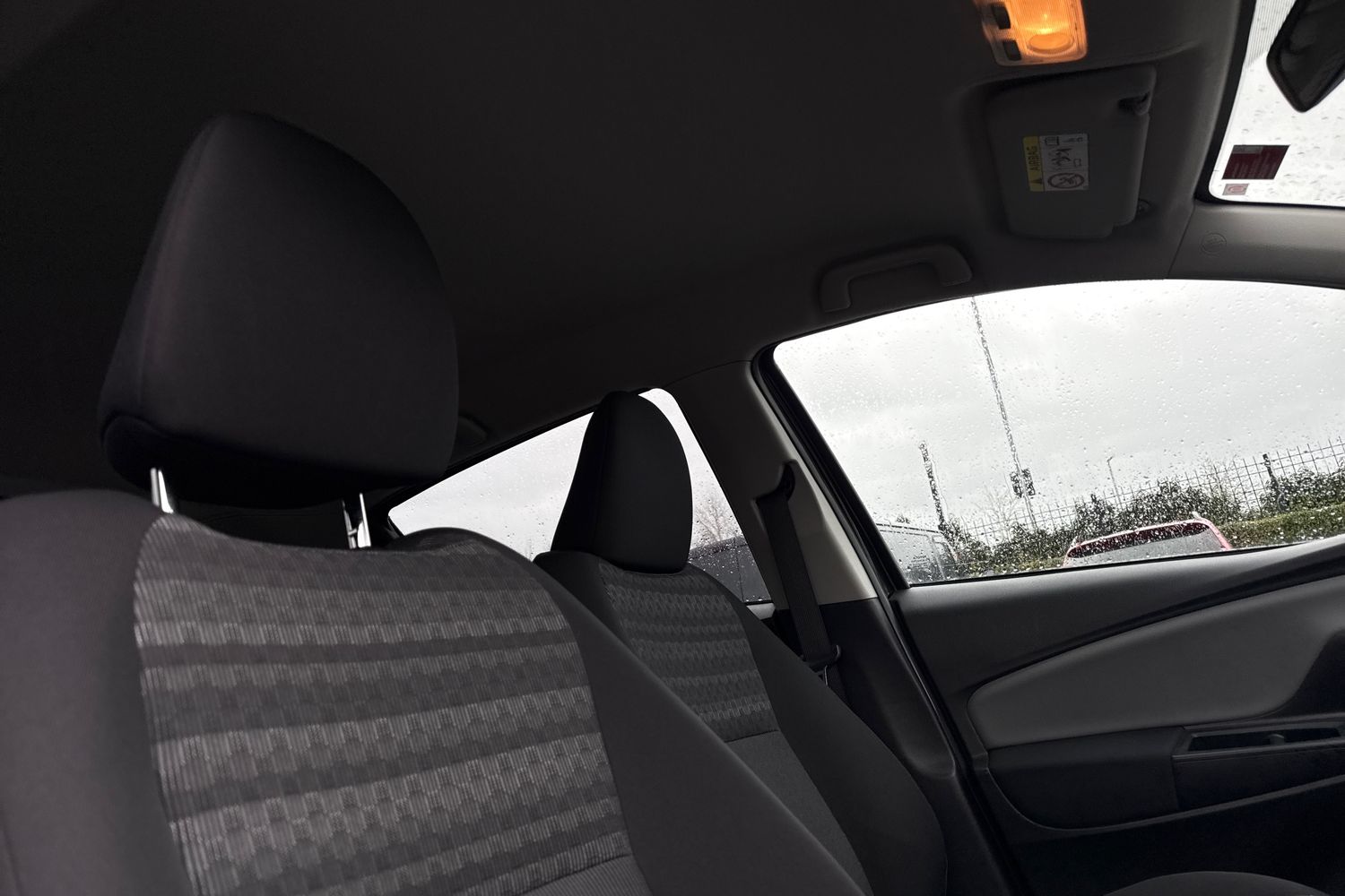 Used Toyota Yaris 2016 for sale - 77553478: Photo 24