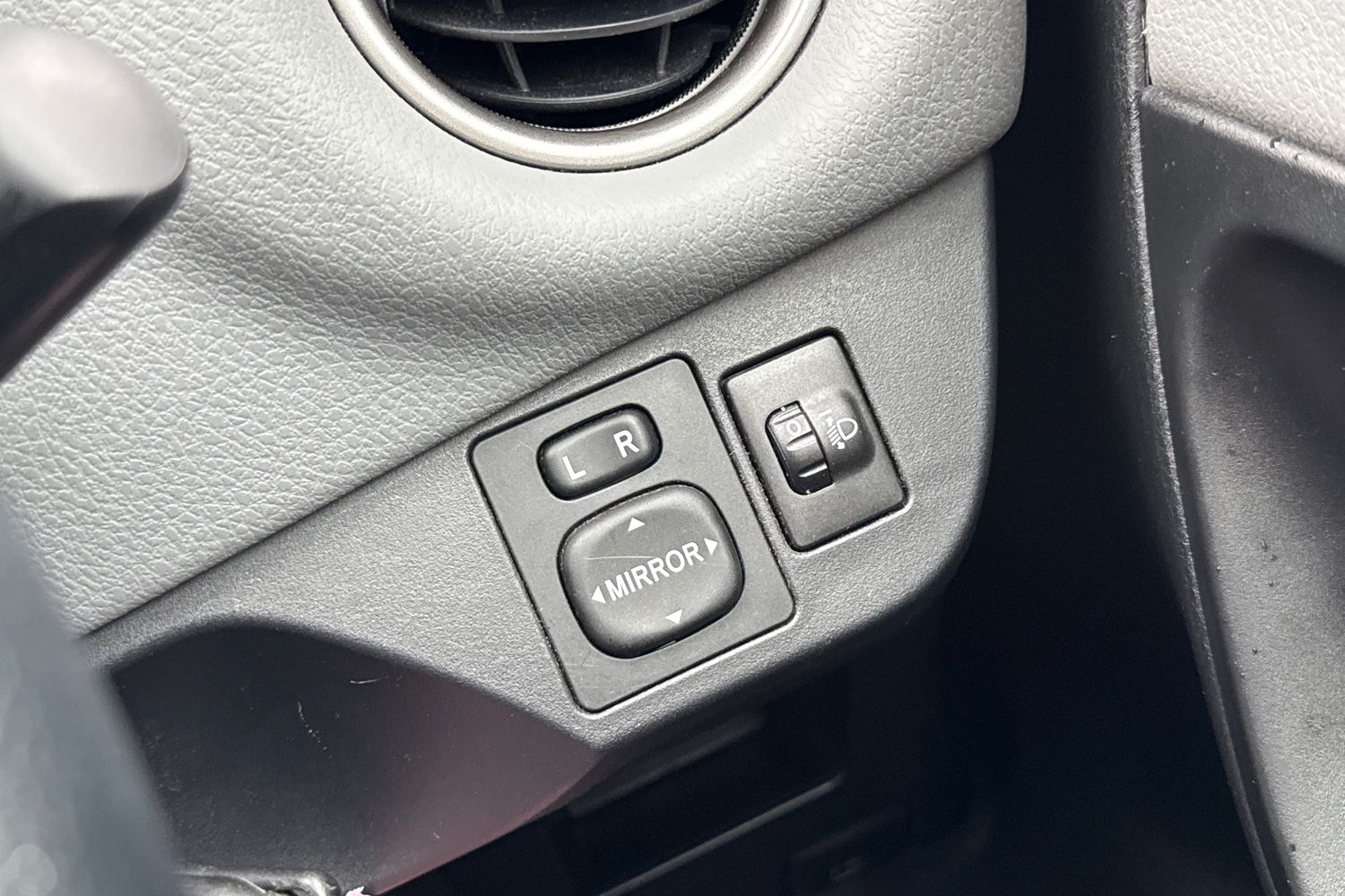 Used Toyota Yaris 2016 for sale - 77553478: Photo 40