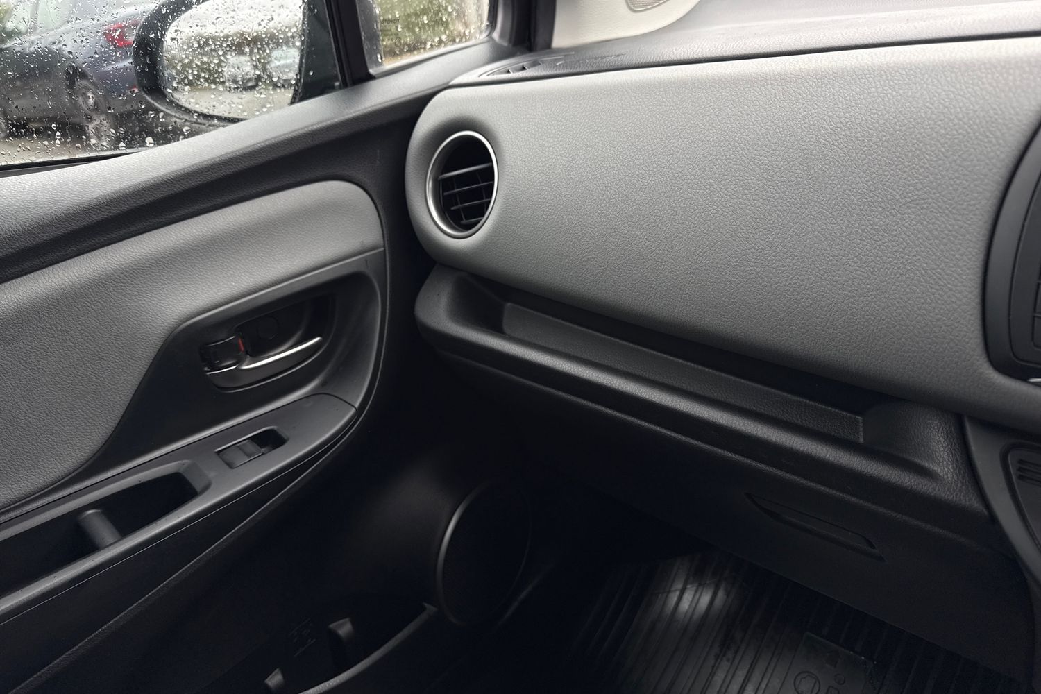 Used Toyota Yaris 2016 for sale - 77553478: Photo 57