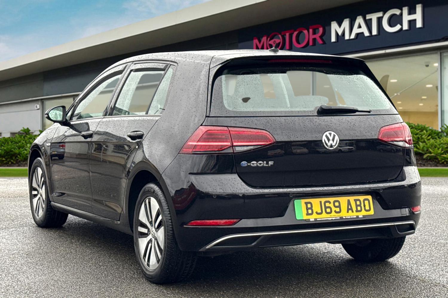 Used Volkswagen Golf 2019 for sale - 77337230: Photo 2