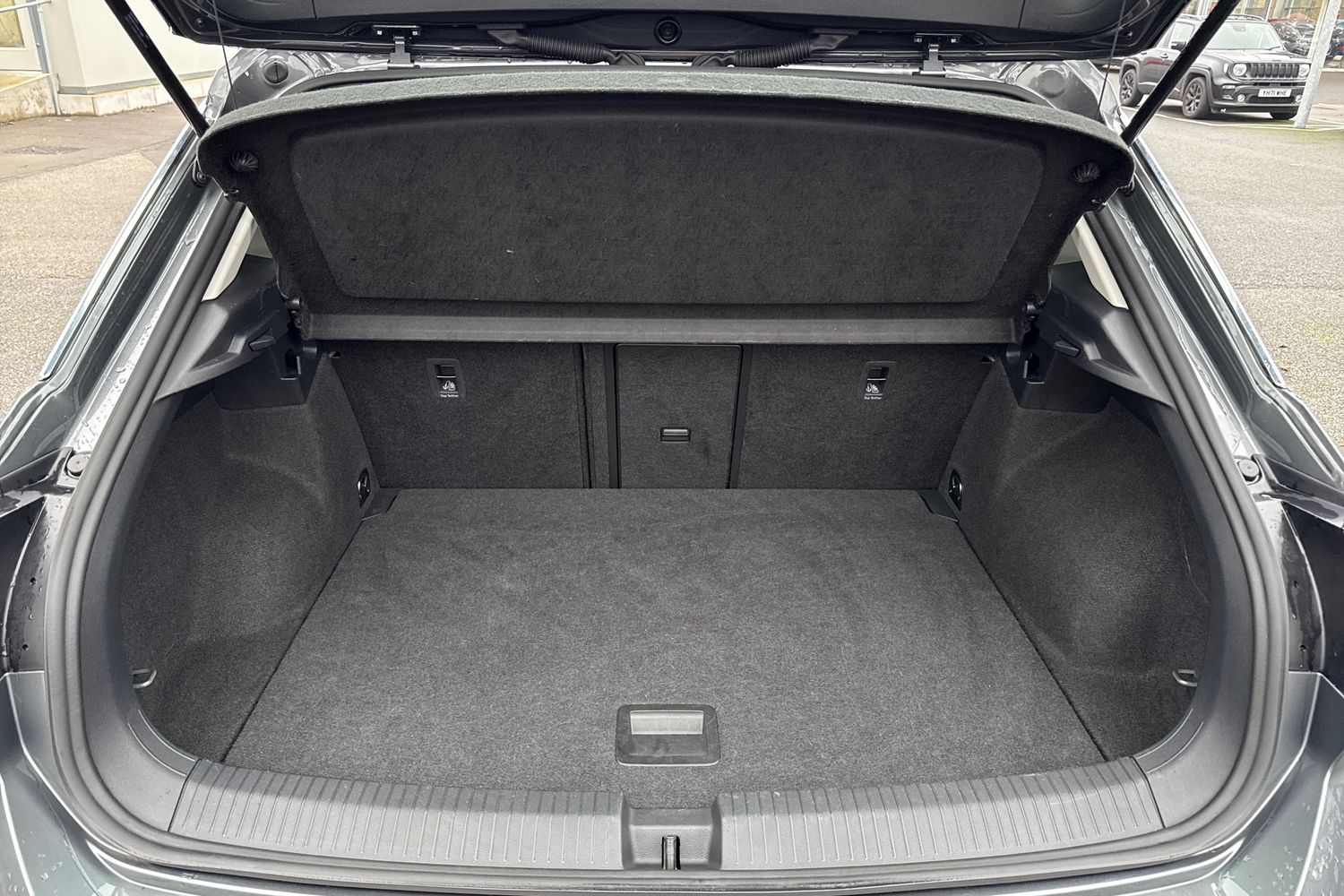 Used Volkswagen T-Roc 2022 for sale - 77026466: Photo 7