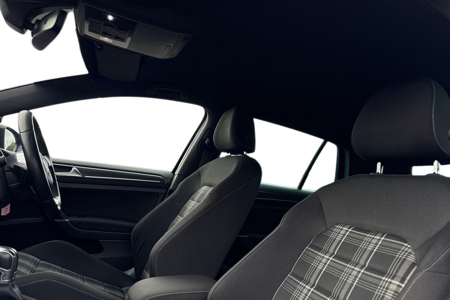 Used Volkswagen Golf 2017 for sale - 76390996: Photo 15