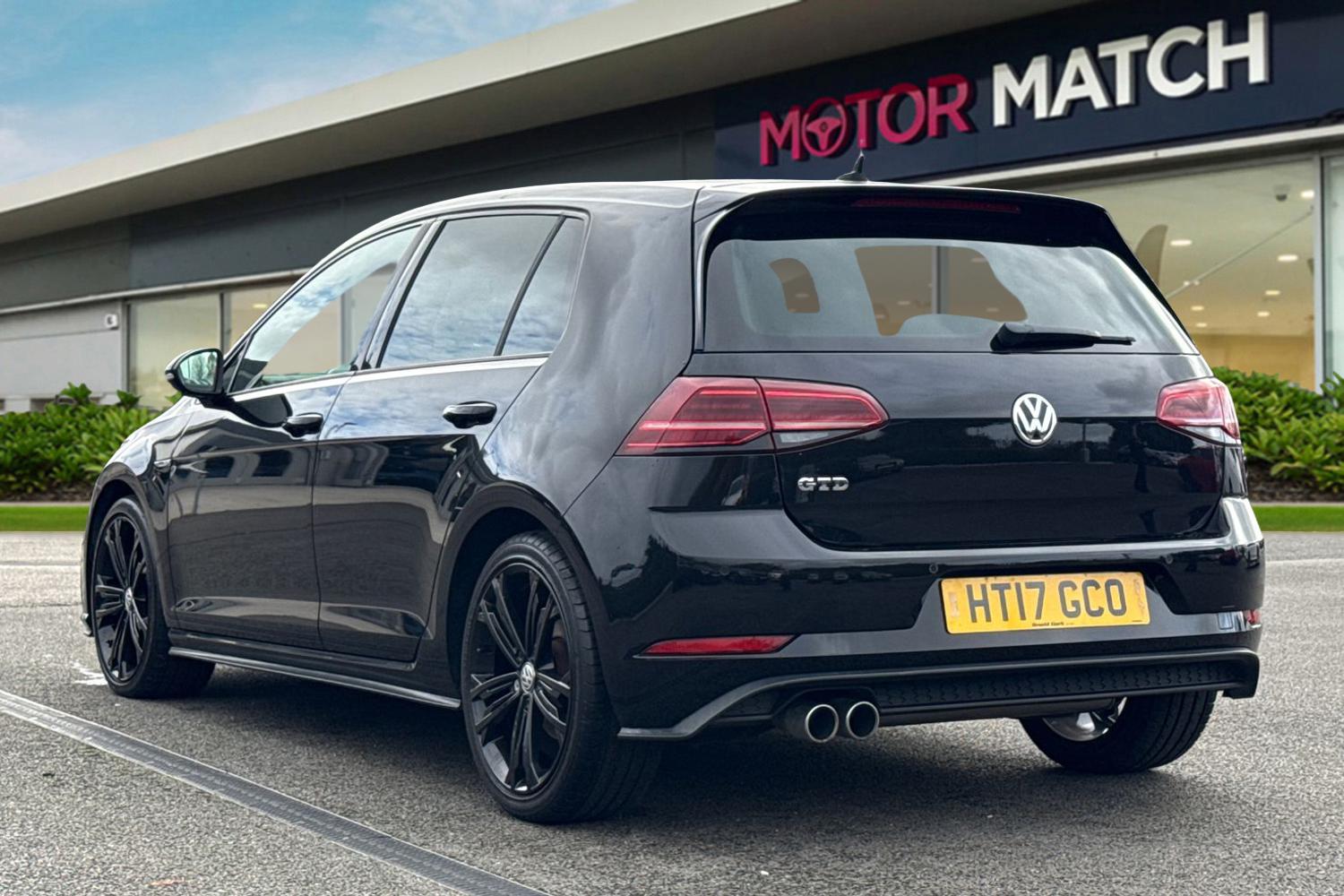 Used Volkswagen Golf 2017 for sale - 76390996: Photo 2