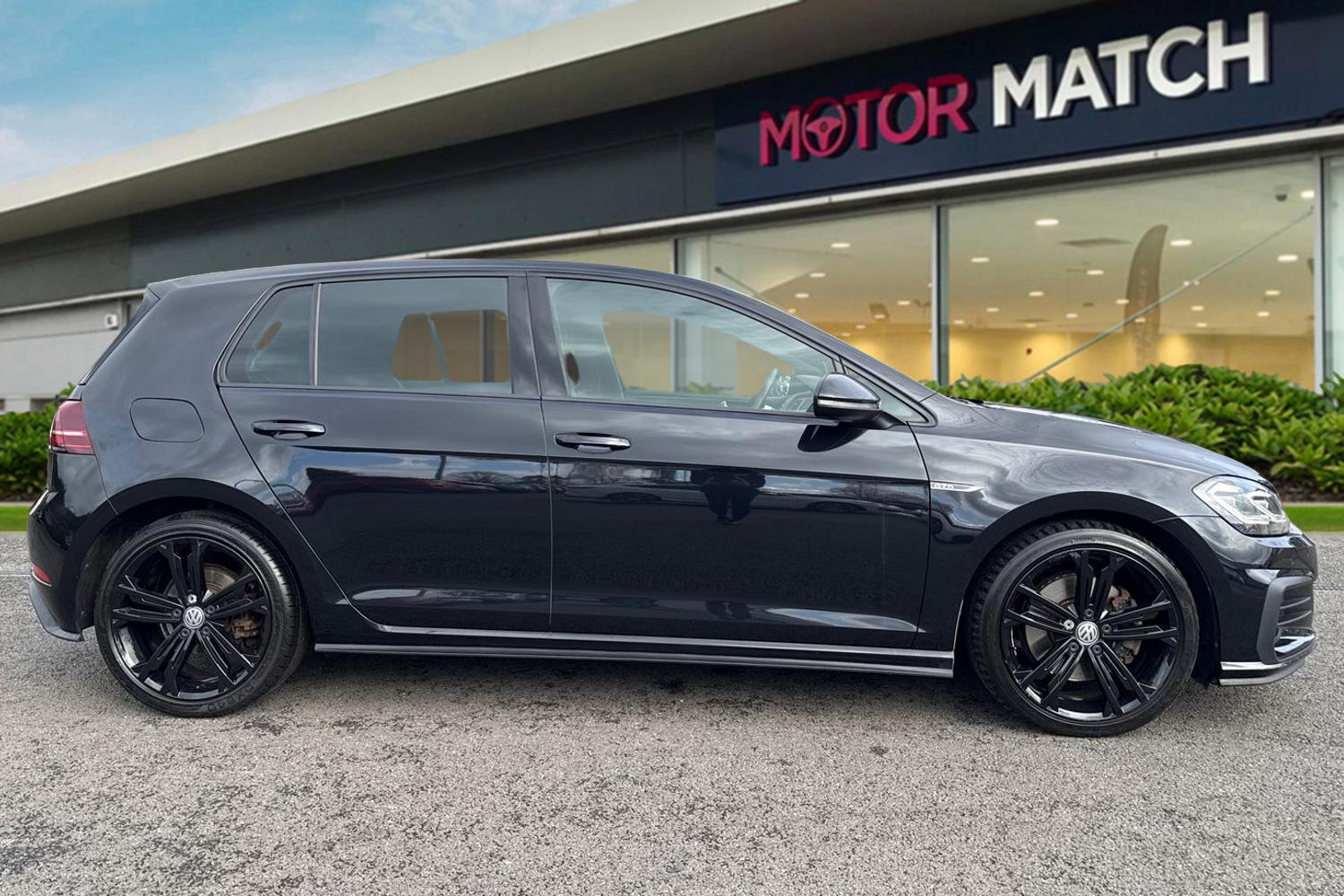 Used Volkswagen Golf 2017 for sale - 76390996: Photo 3