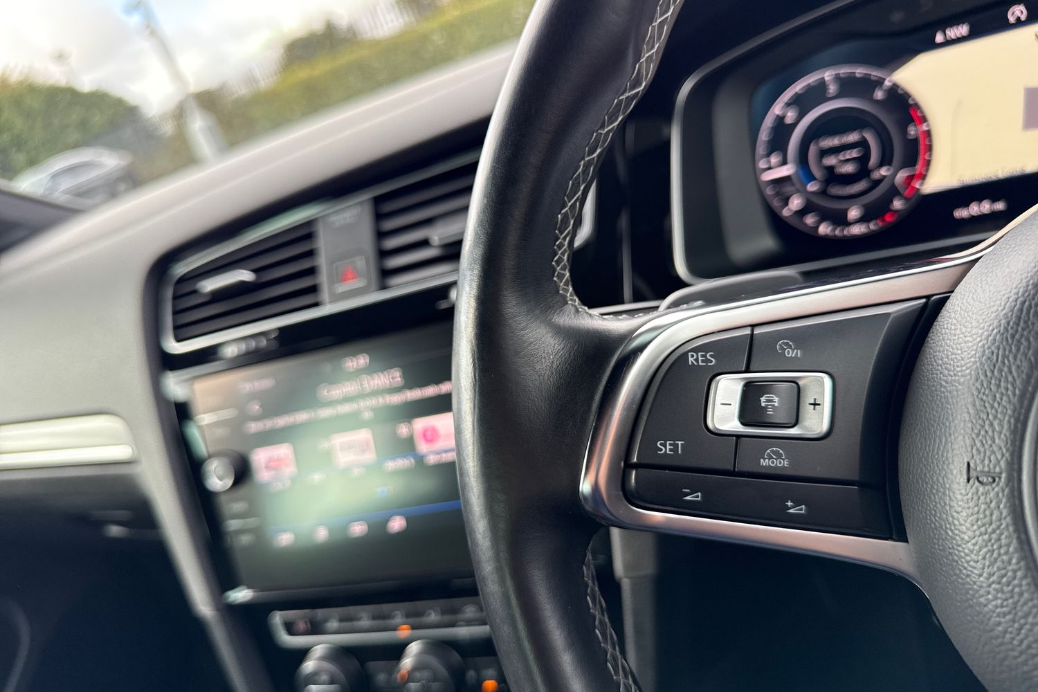 Used Volkswagen Golf 2017 for sale - 76390996: Photo 36