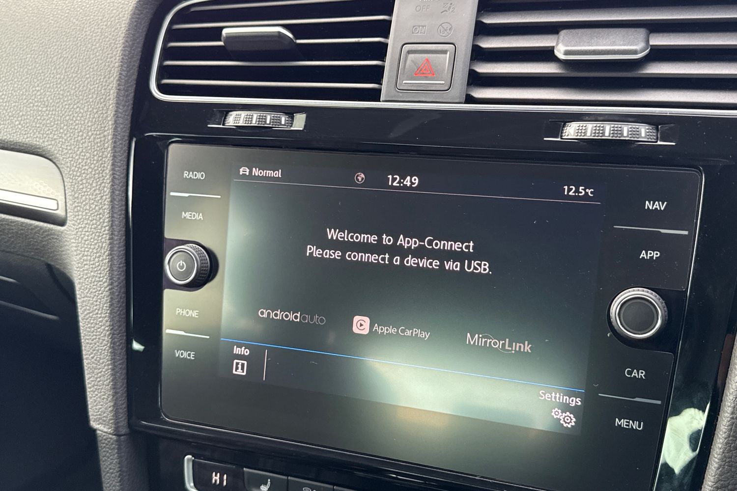 Used Volkswagen Golf 2017 for sale - 76390996: Photo 47