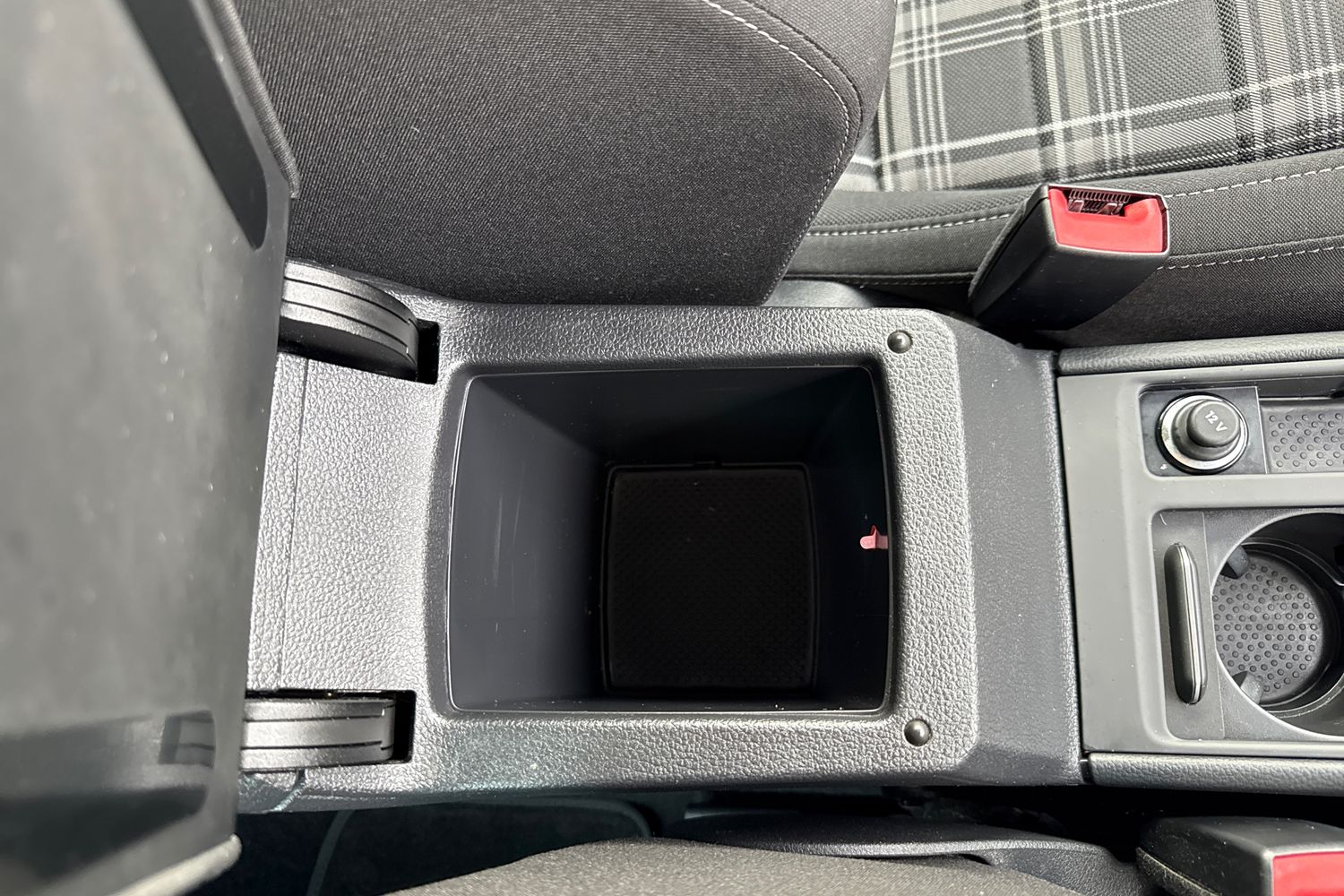 Used Volkswagen Golf 2017 for sale - 76390996: Photo 58