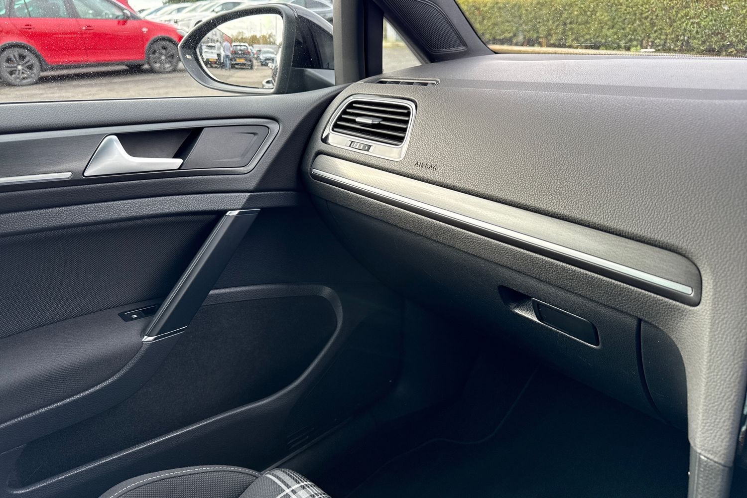 Used Volkswagen Golf 2017 for sale - 76390996: Photo 60