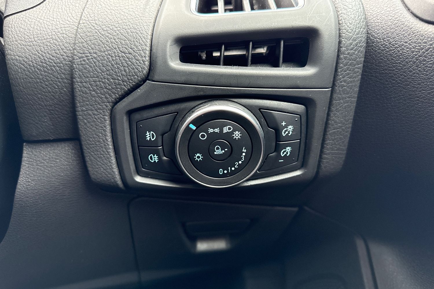 Used Ford Focus 2017 for sale - 77879119: Photo 43