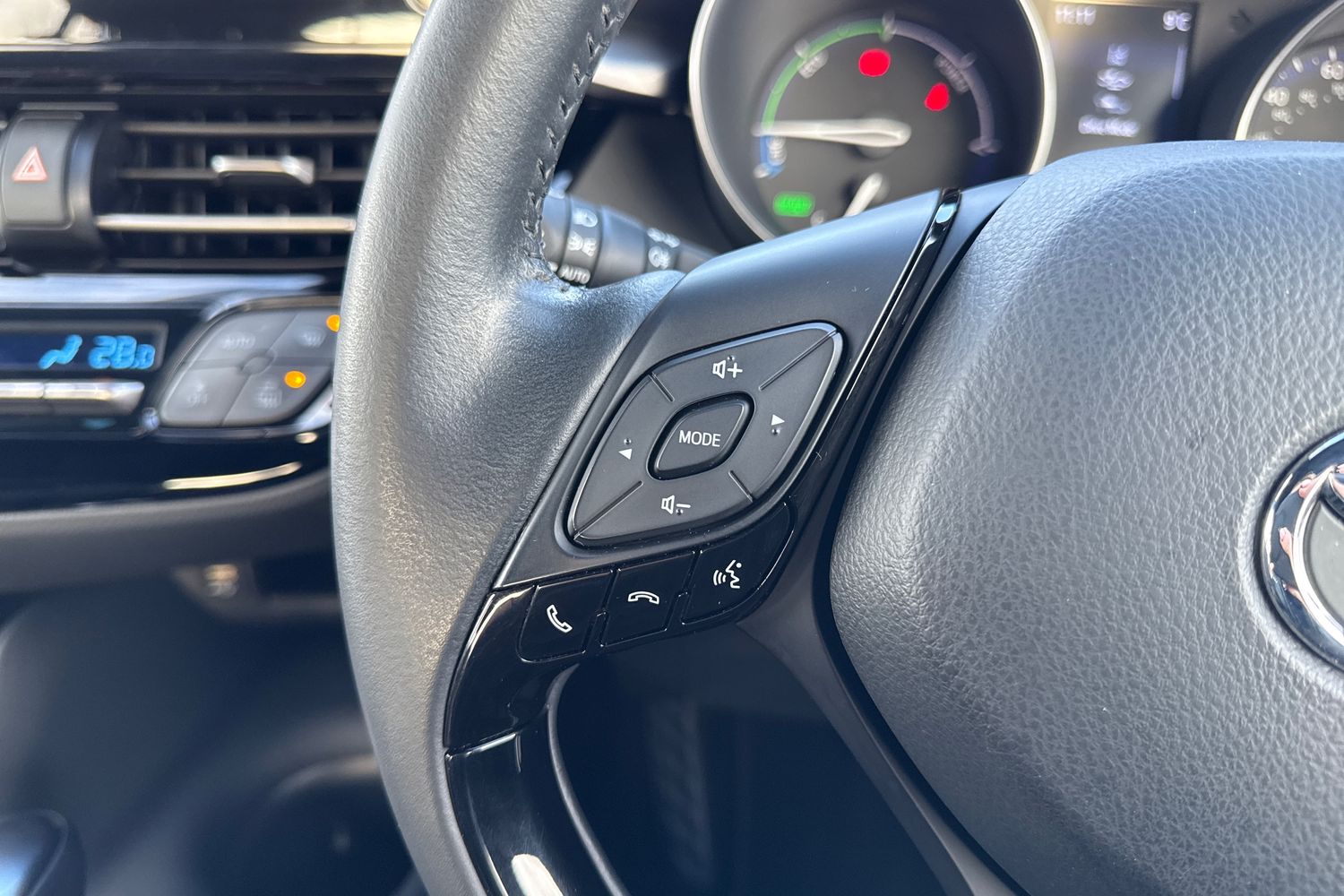 Used Toyota C-HR 2022 for sale - 76909359: Photo 38