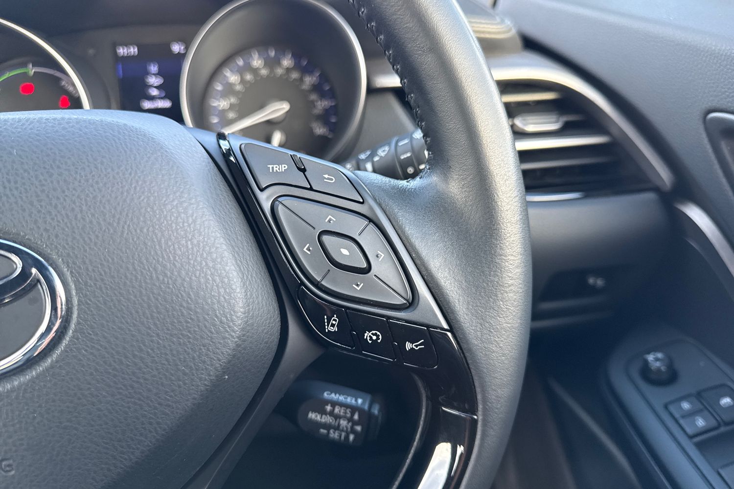 Used Toyota C-HR 2022 for sale - 76909359: Photo 39