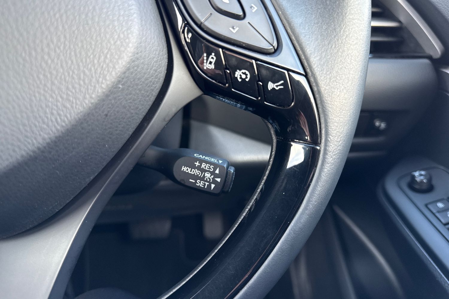 Used Toyota C-HR 2022 for sale - 76909359: Photo 40