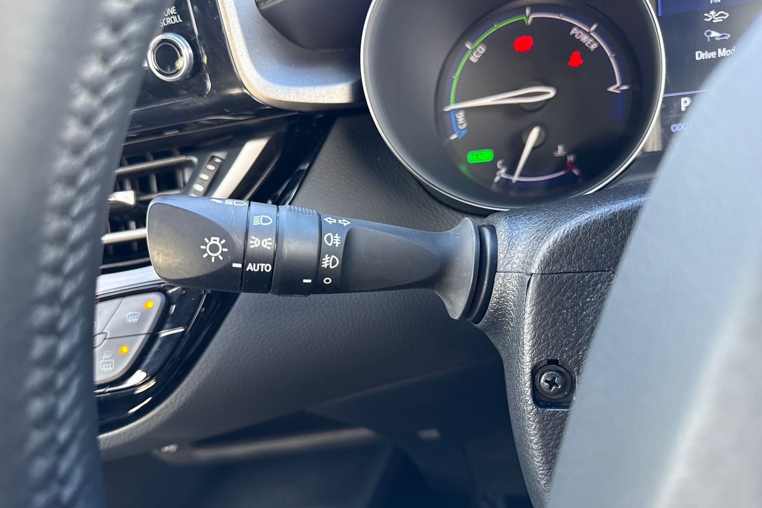 Used Toyota C-HR 2022 for sale - 76909359: Photo 41