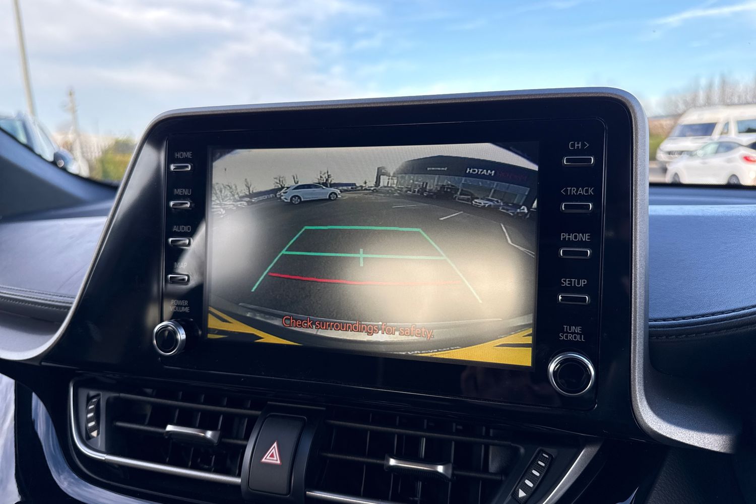 Used Toyota C-HR 2022 for sale - 76909359: Photo 50