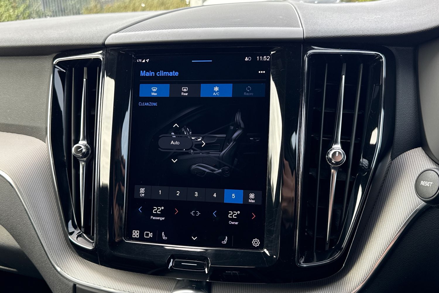 Used Volvo XC60 2021 for sale - 76460957: Photo 22