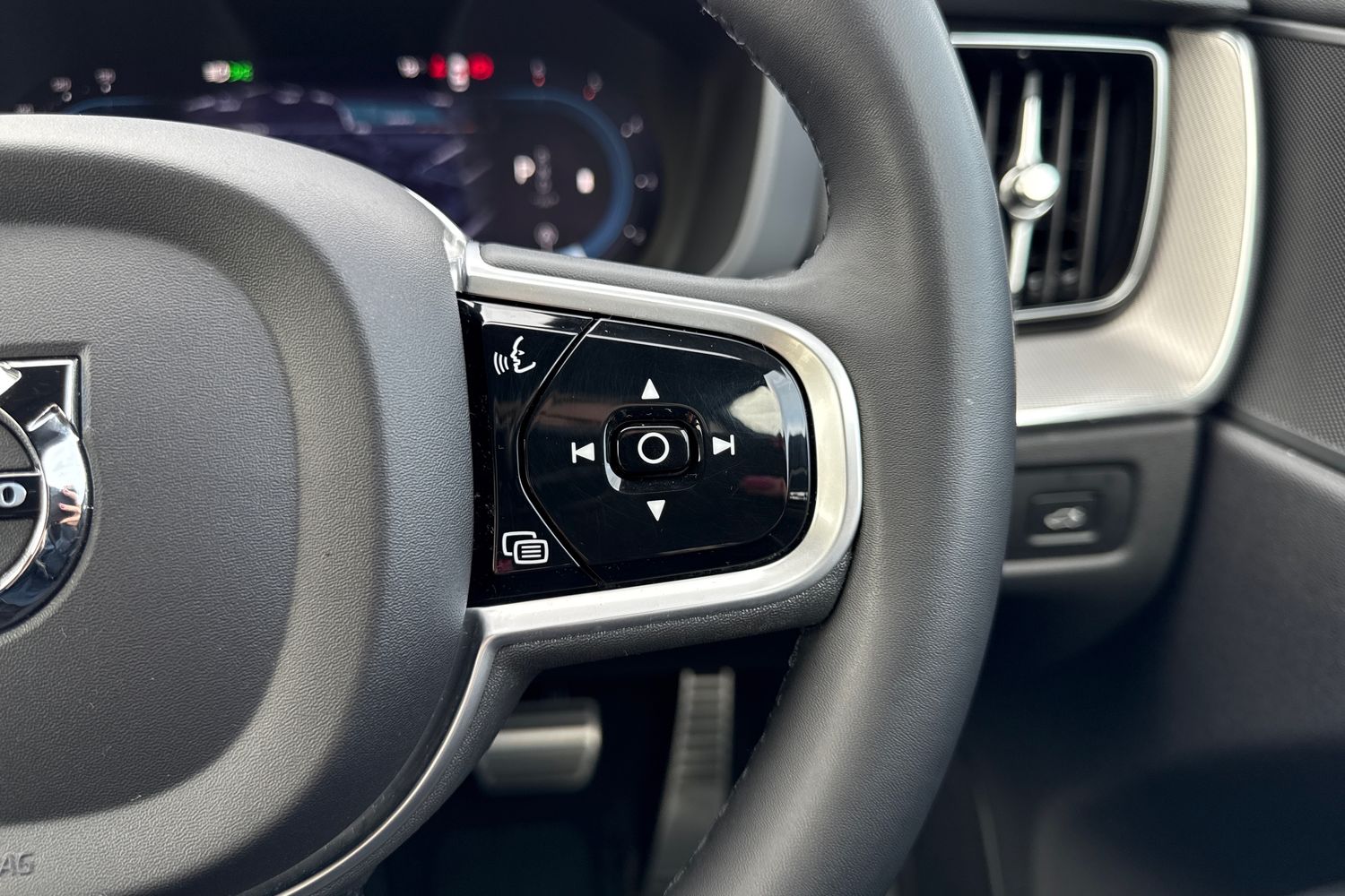 Used Volvo XC60 2021 for sale - 76460957: Photo 40