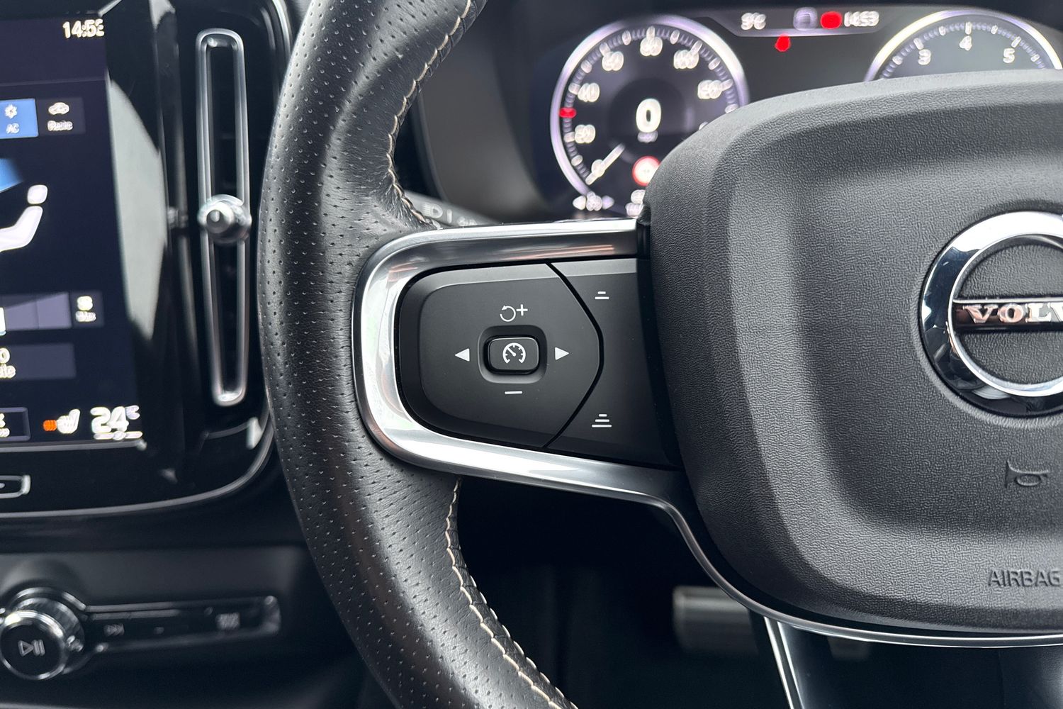 Used Volvo XC40 2020 for sale - 77494106: Photo 39