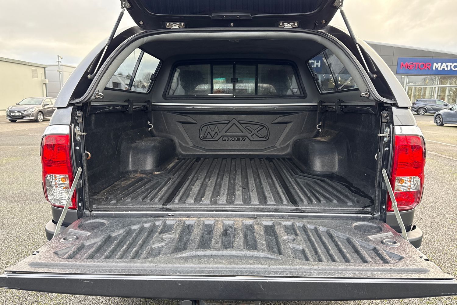 Used Toyota Hilux 2017 for sale - 76685779: Photo 10