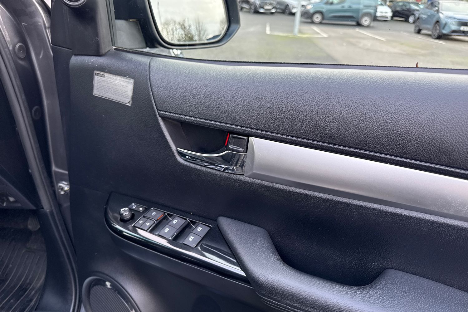 Used Toyota Hilux 2017 for sale - 76685779: Photo 18