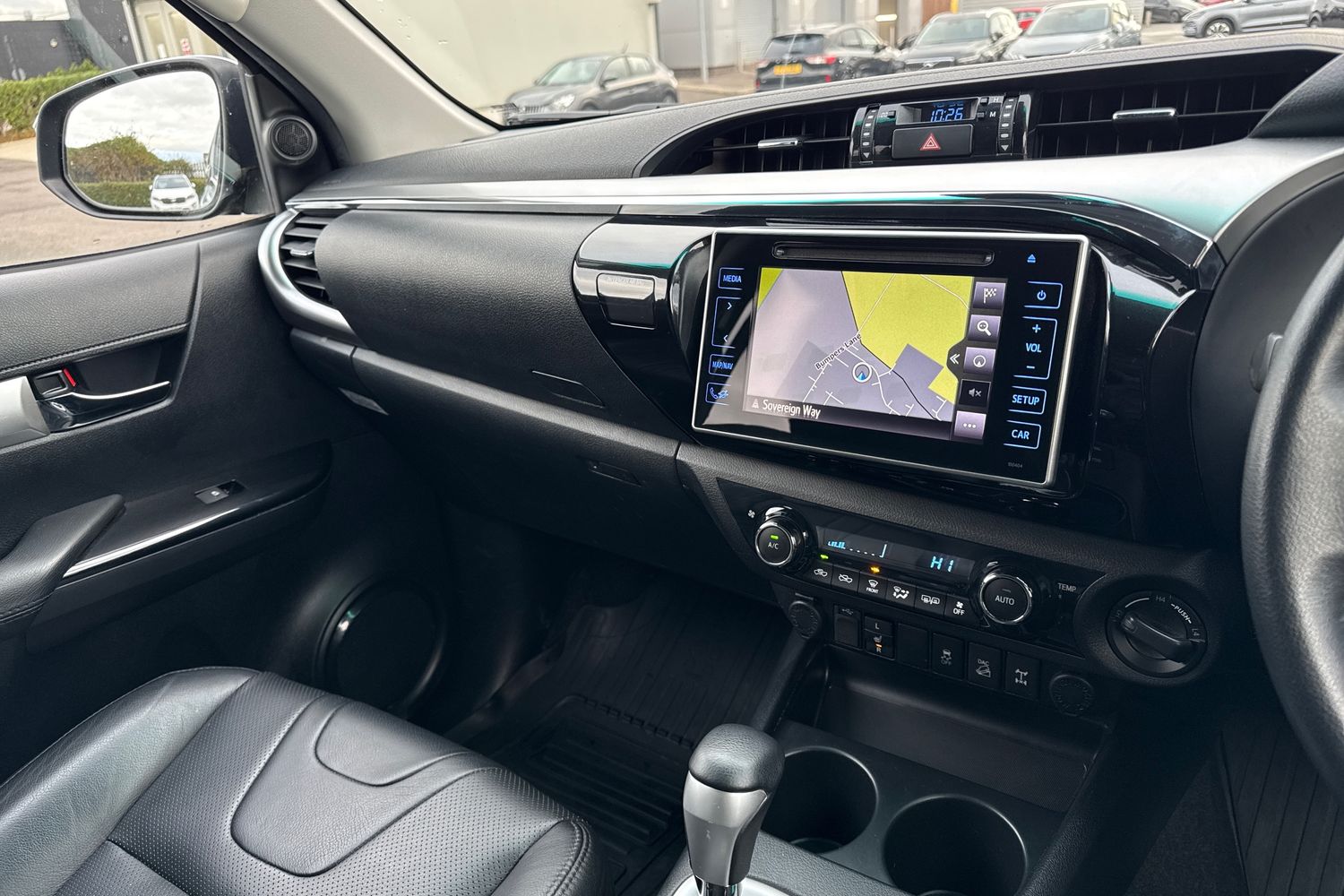 Used Toyota Hilux 2017 for sale - 76685779: Photo 44