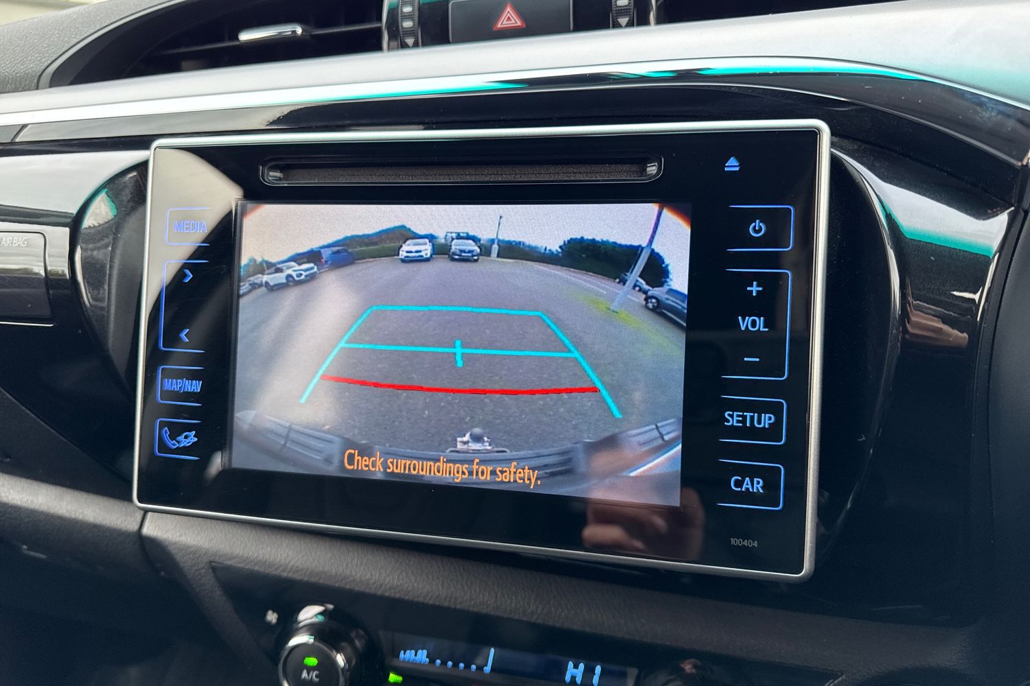 Used Toyota Hilux 2017 for sale - 76685779: Photo 53