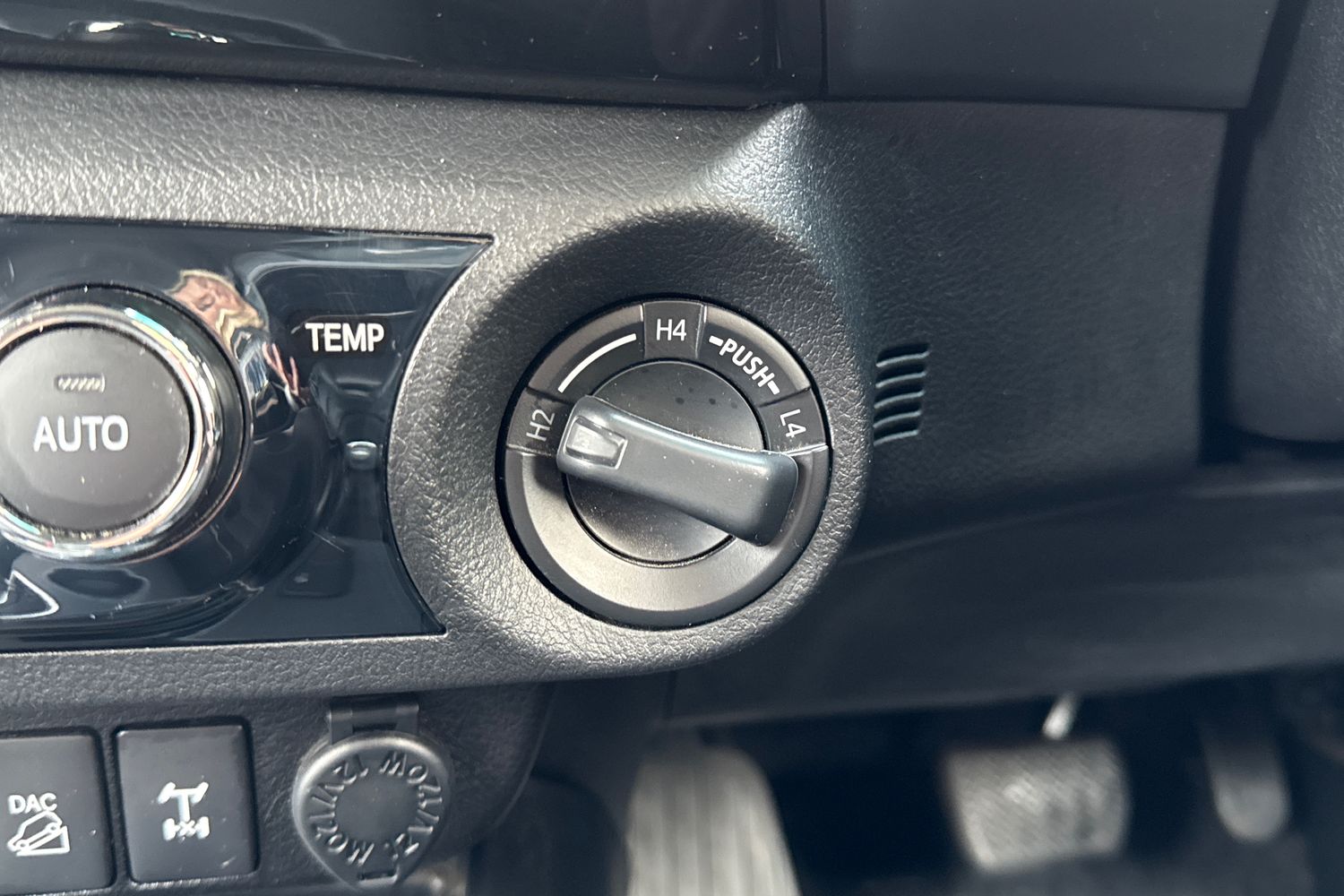 Used Toyota Hilux 2017 for sale - 76685779: Photo 54