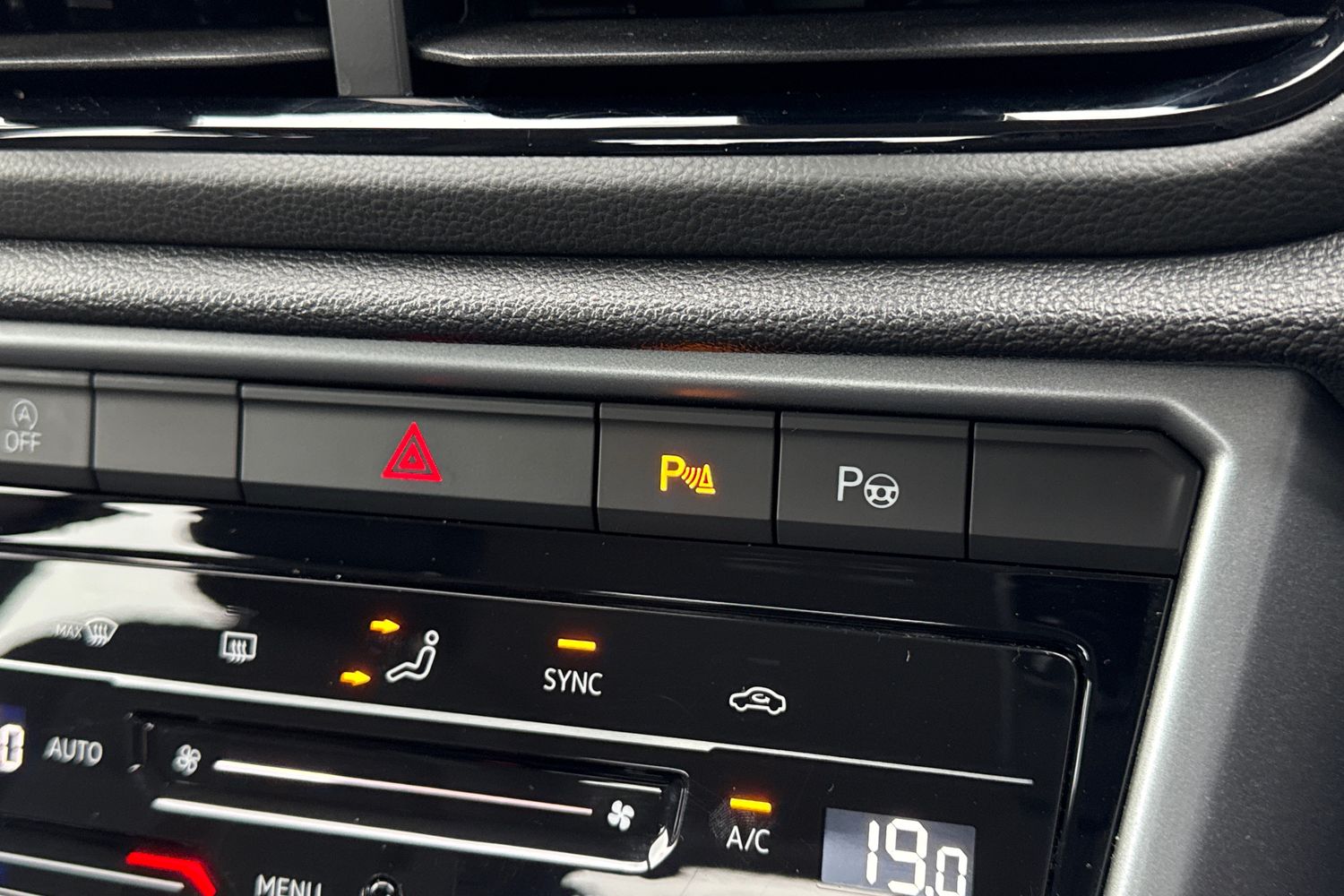 Used Volkswagen T-Roc 2023 for sale - 77649244: Photo 56