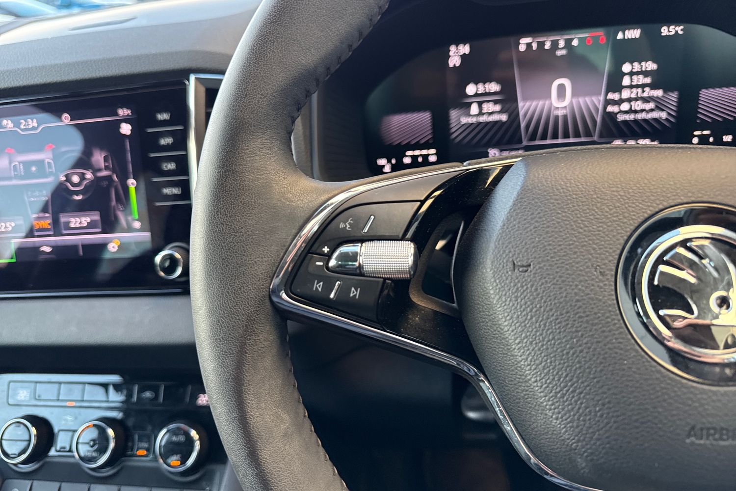 Used Skoda Karoq 2024 for sale - 76929158: Photo 55