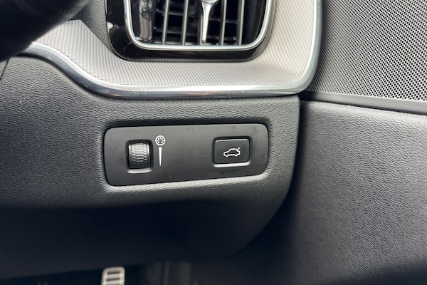 Used Volvo XC60 2021 for sale - 76106824: Photo 43