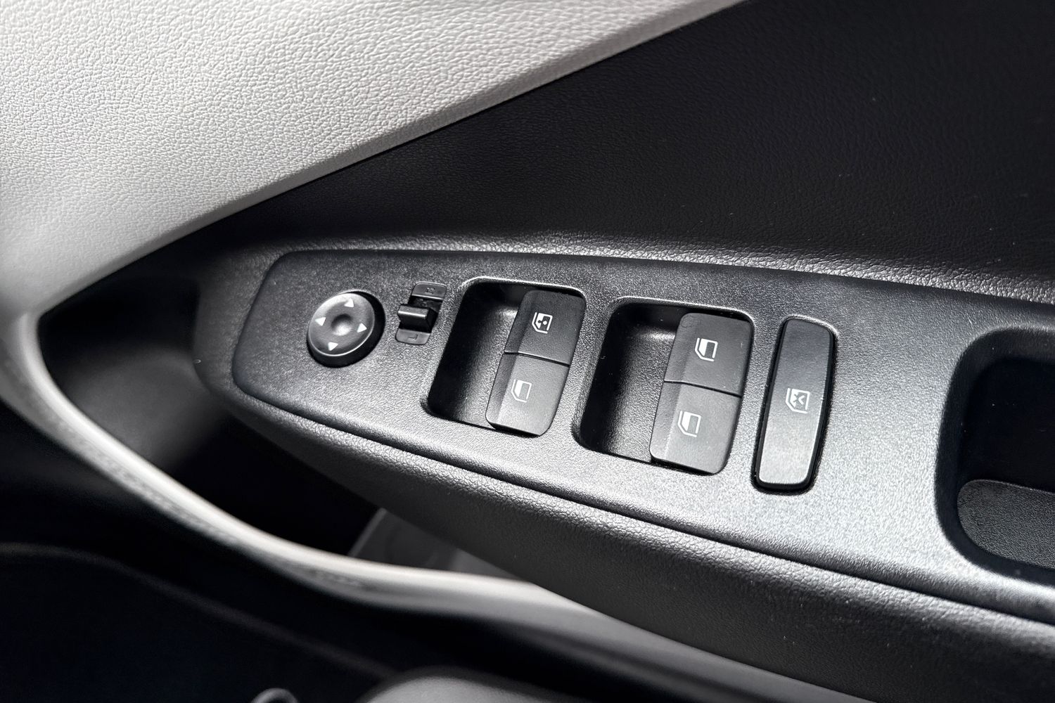 Used Hyundai i10 2023 for sale - 78043475: Photo 38