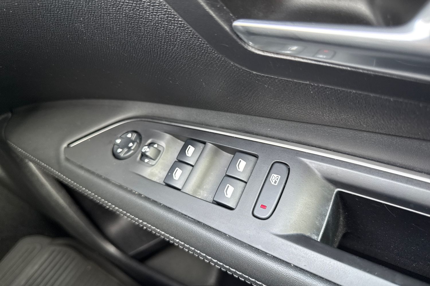 Used Peugeot 3008 2019 for sale - 76102168: Photo 40