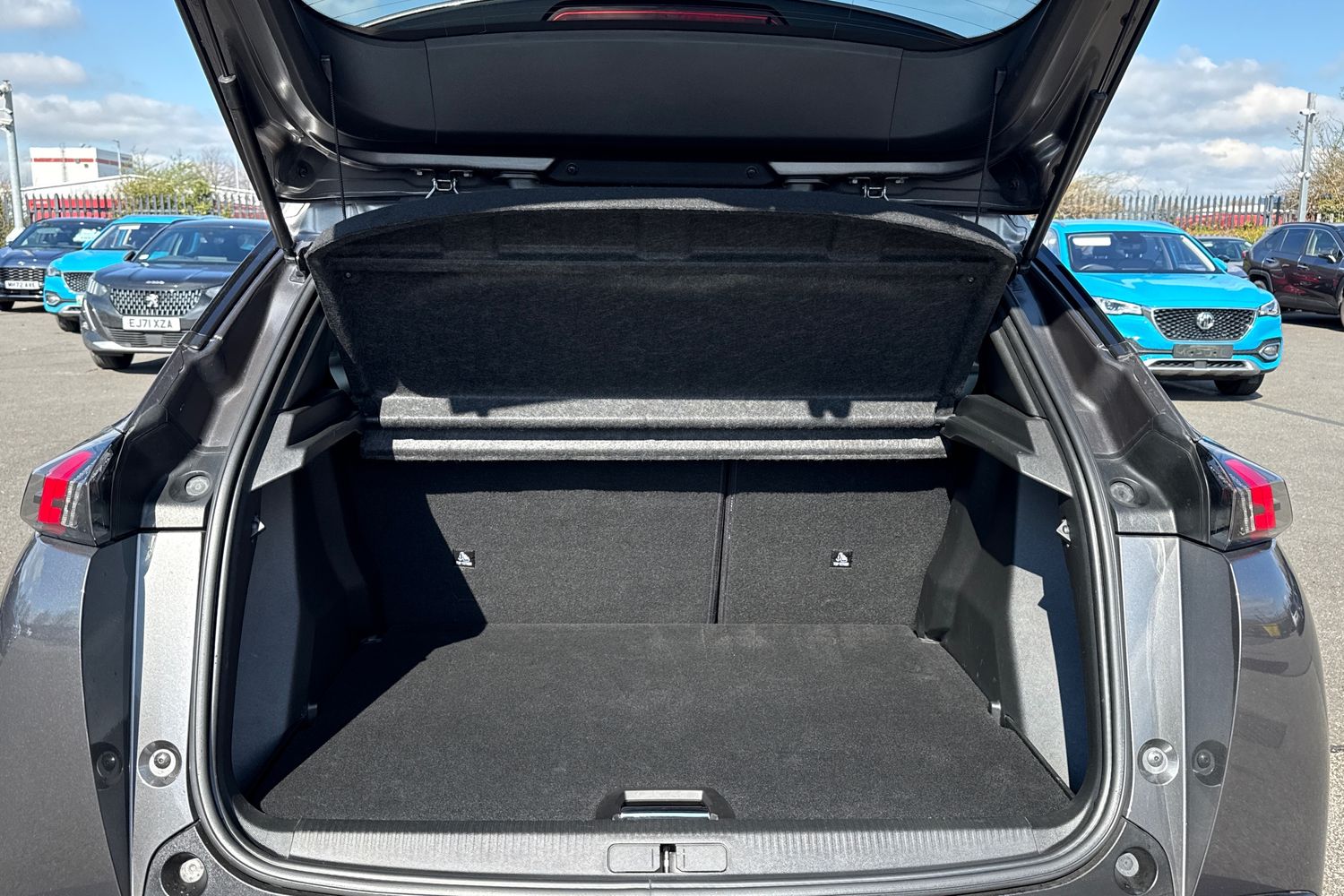 Used Peugeot 2008 2020 for sale - 78107405: Photo 7