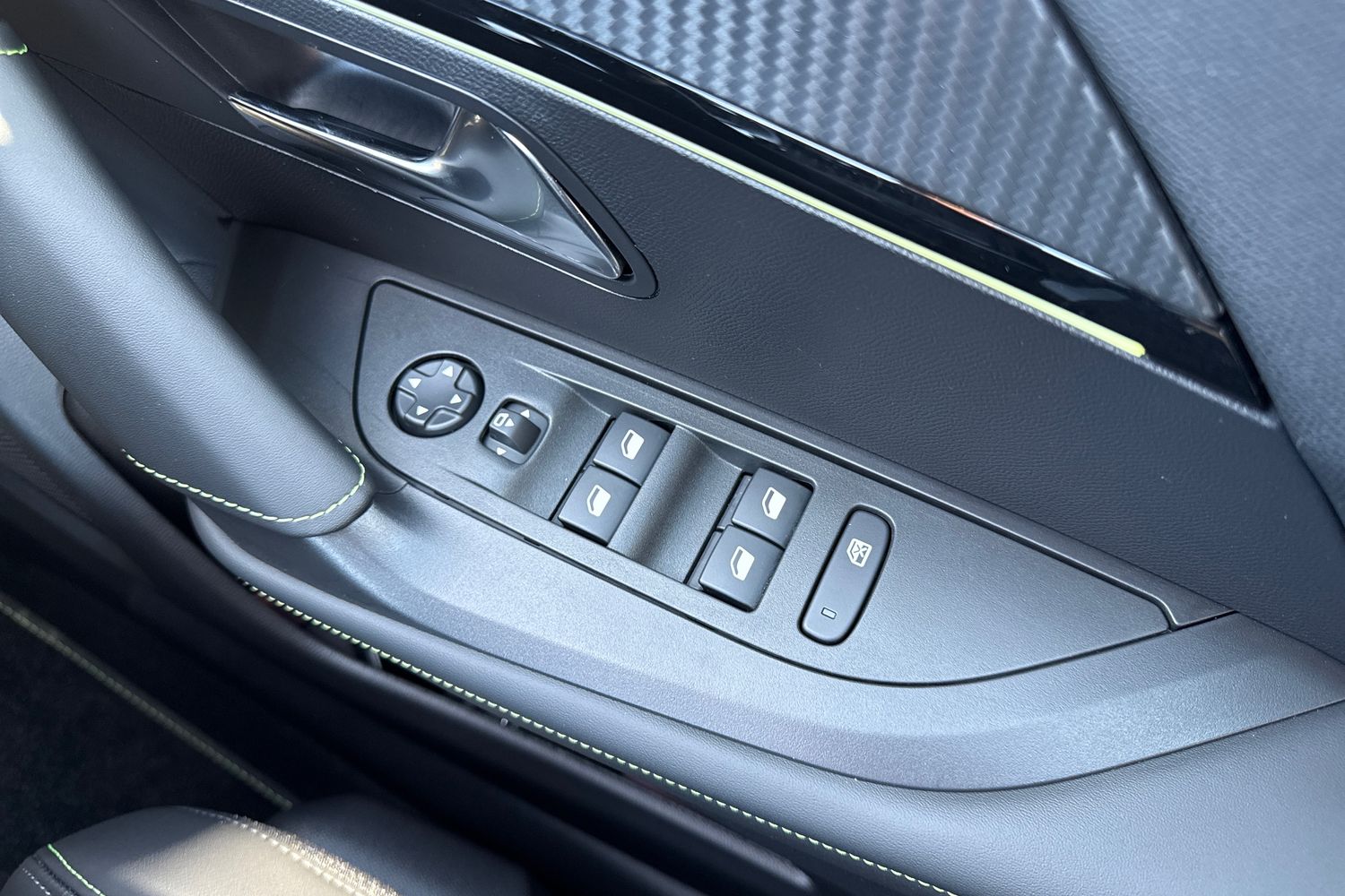 Used Peugeot 2008 2024 for sale - 77929062: Photo 42