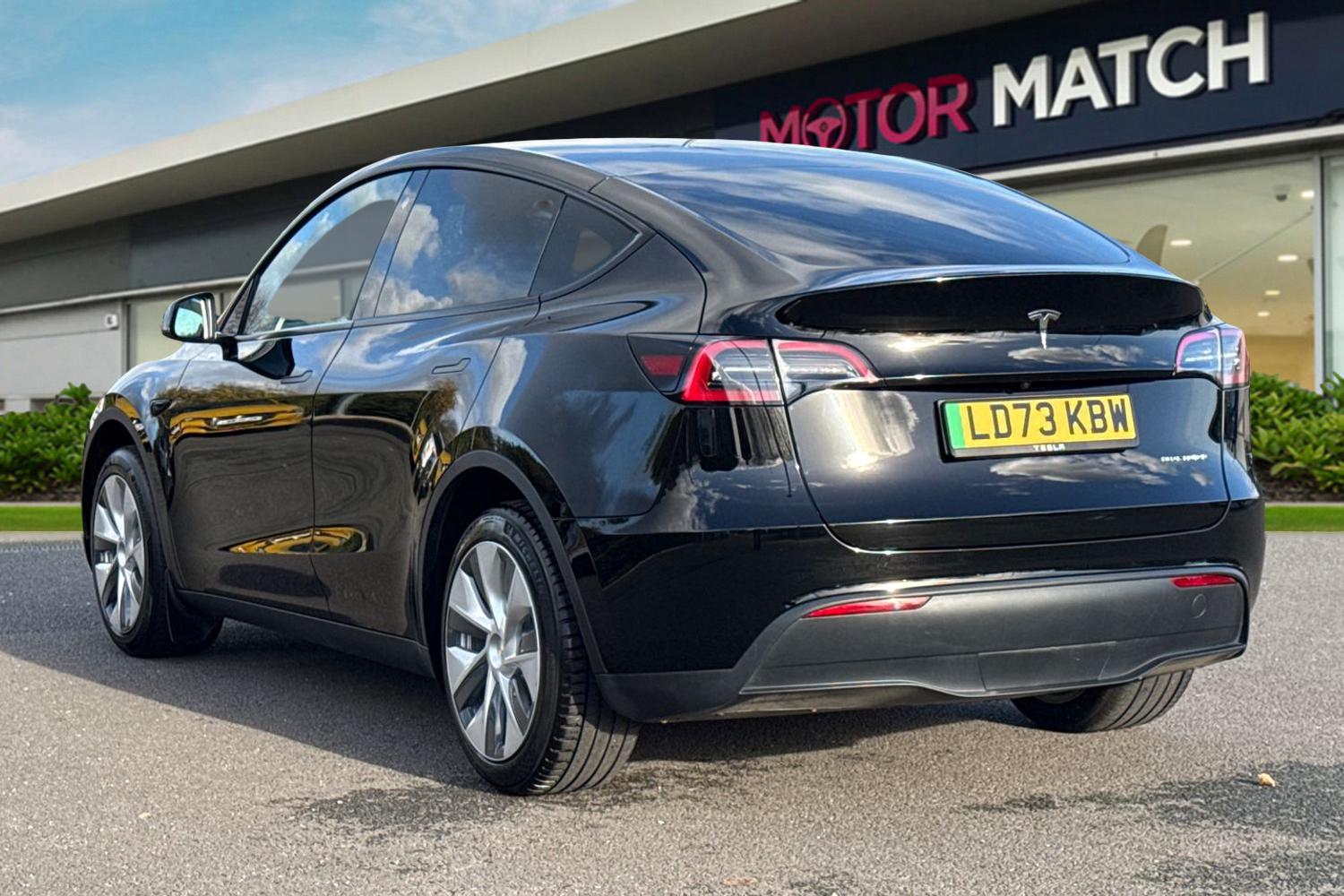 Used Tesla Model Y 2024 for sale - 76576192: Photo 2