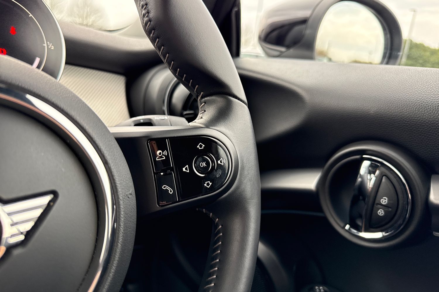 Used MINI Convertible 2024 for sale - 77774018: Photo 38