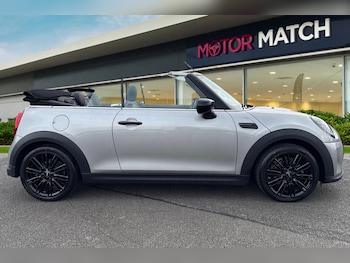Used MINI Convertible 2024 for sale - 77774018: Photo
