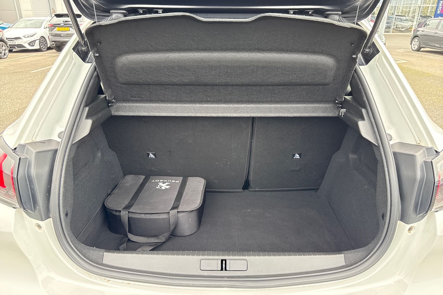 Used Peugeot 208 2021 for sale - 77642040: Photo 6