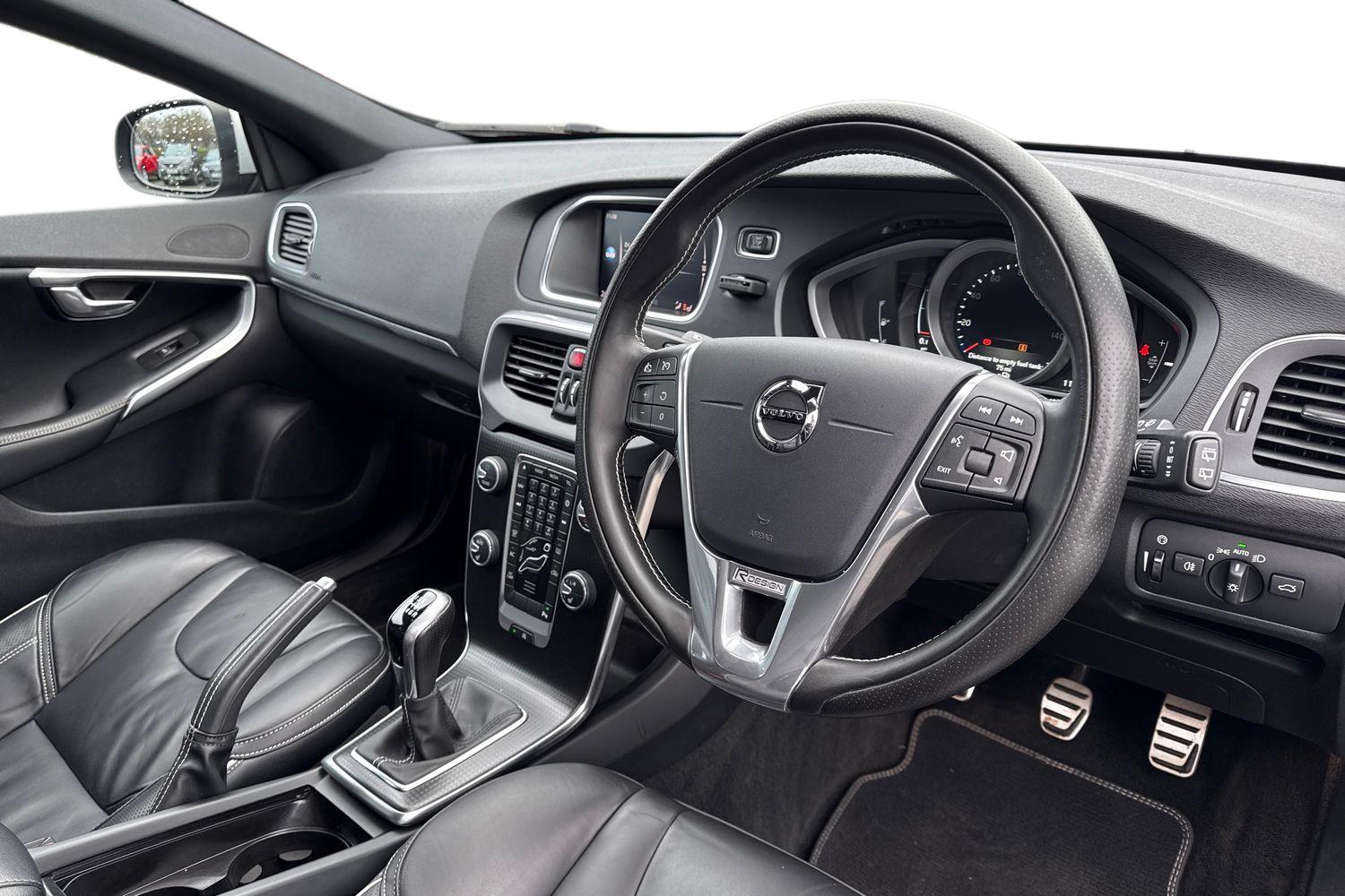 Used Volvo V40 2017 for sale - 77493938: Photo 14