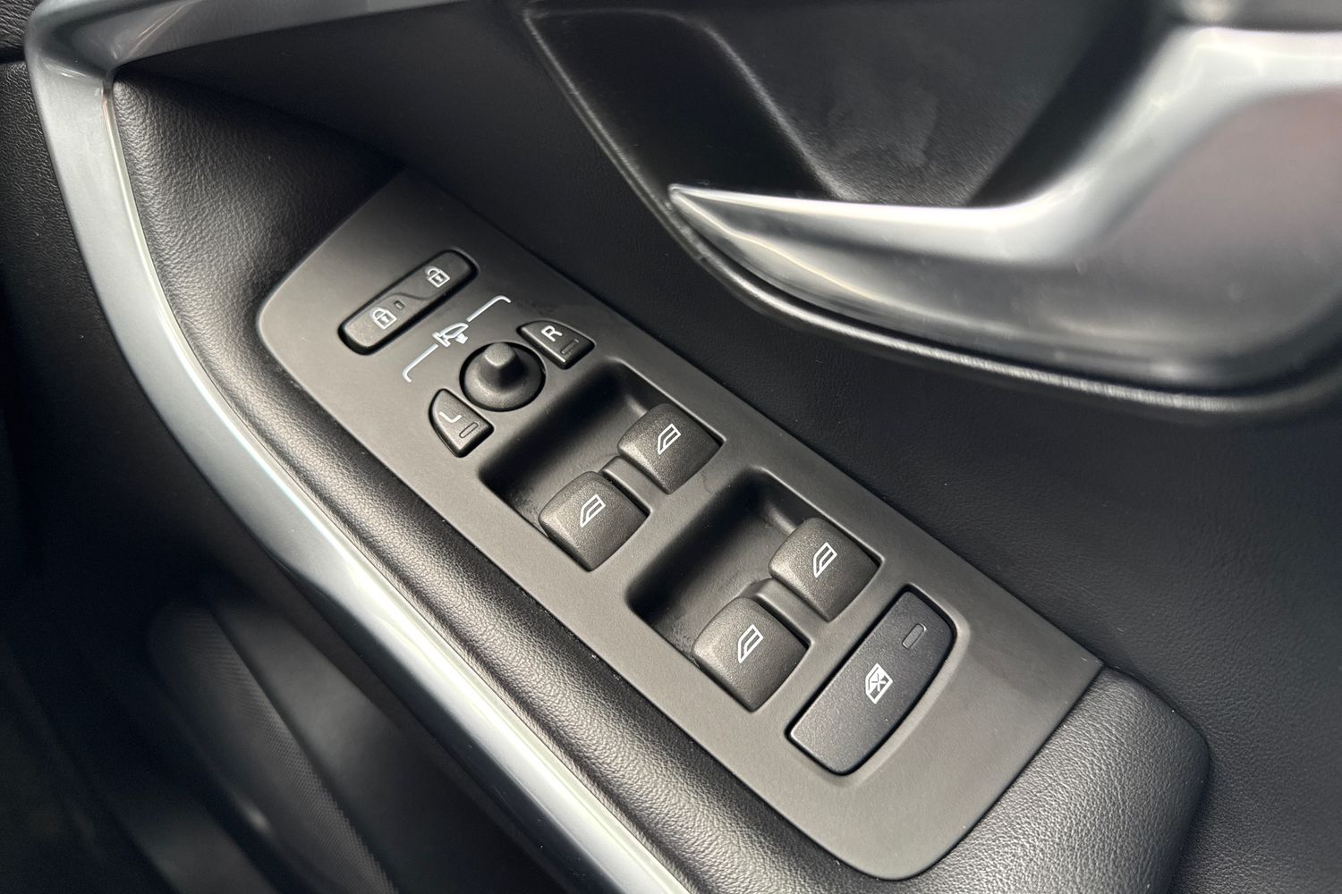 Used Volvo V40 2017 for sale - 77493938: Photo 44