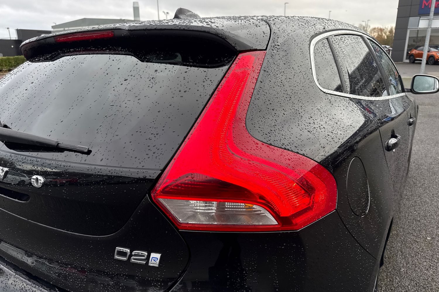 Used Volvo V40 2017 for sale - 77493938: Photo 8