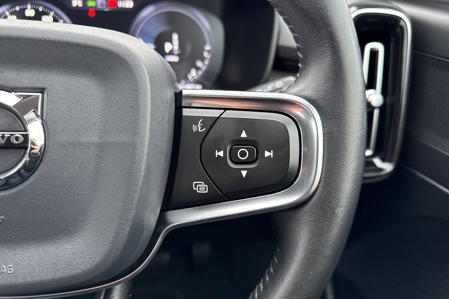 Used Volvo XC40 2020 for sale - 77337227: Photo 41