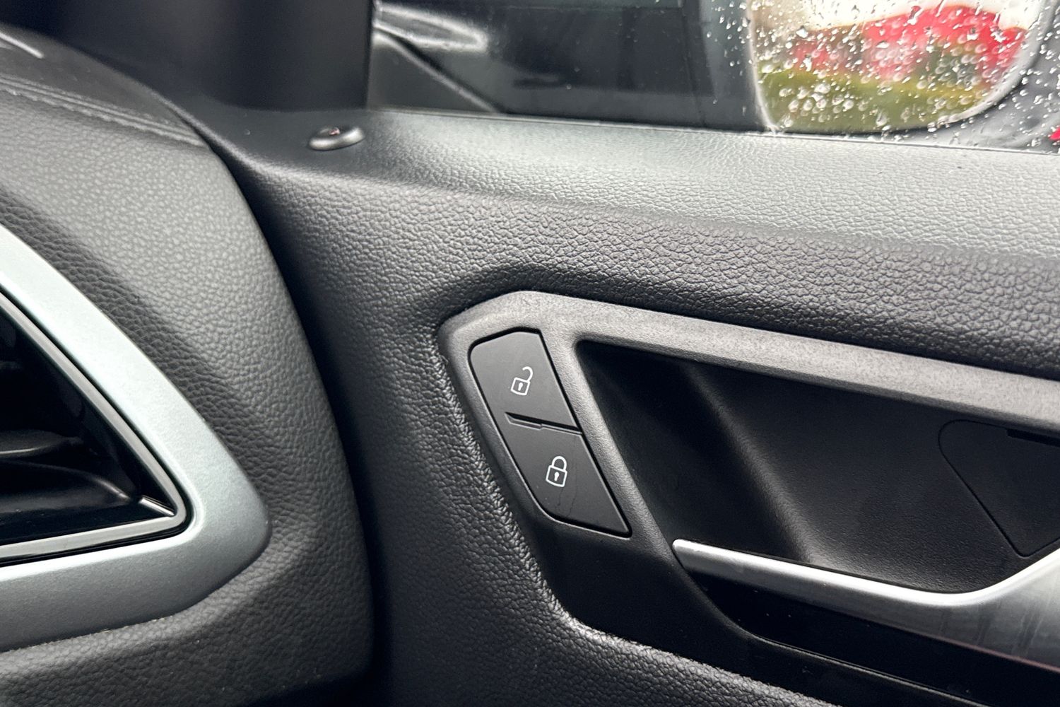 Used Volkswagen T-Roc 2023 for sale - 77686929: Photo 41