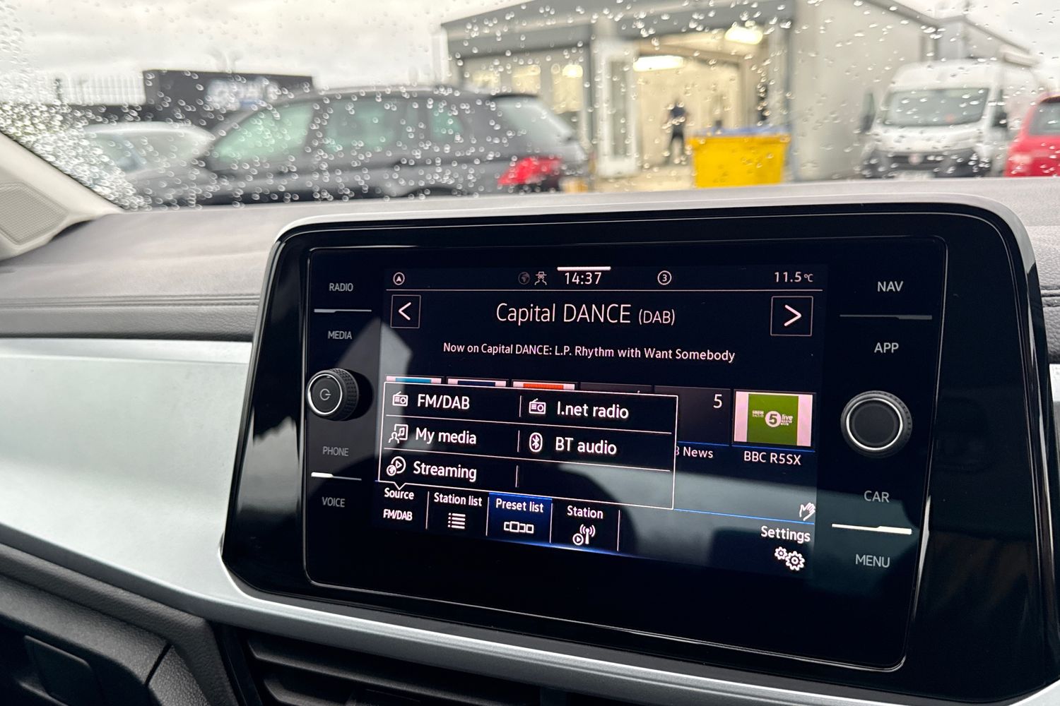 Used Volkswagen T-Roc 2023 for sale - 77686929: Photo 44